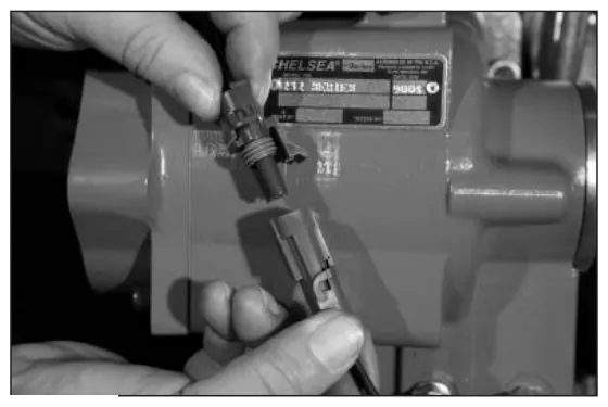 Figura 11, figura del manual del propietario Chelsea 252: Instalación de la toma de fuerza