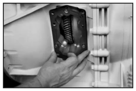 Fig. 5, figura del manual de servicio Chelsea 280: Montaje de la toma de fuerza en la transmisión para Allison
