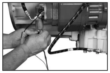 Fig. 13, figura del manual de servicio Chelsea 280: Instalación de bridas giratorias
