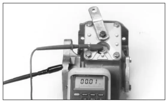 Fig. 14, figura del manual de servicio Chelsea 442: Prueba de continuidad de los switches indicadores 379639 y 379652