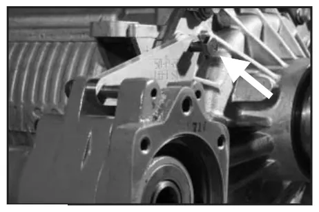 Fig. 11, figura del manual de servicio Chelsea 890: Montaje de la toma de fuerza en la transmisión