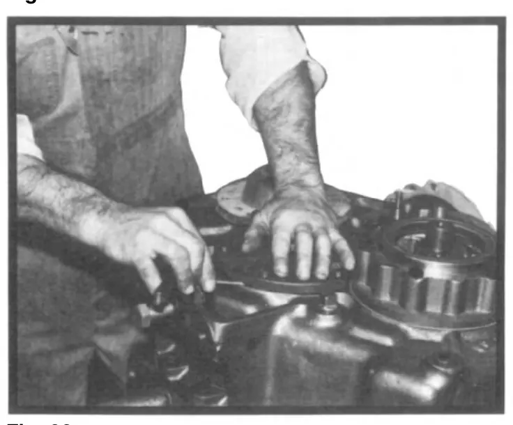 Figura del manual de servicio Fabco PTO-110: E. Ensamble de la carcasa principal
