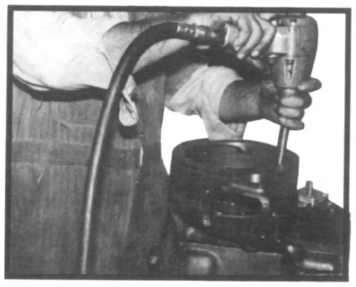 Figura del manual de servicio Fabco PTO-110: F. Ensamble de la toma de fuerza y del desembrague