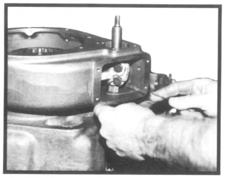 Figura del manual de servicio Fabco PTO-110: F. Ensamble de la toma de fuerza y del desembrague