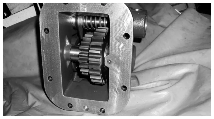 Figura del manual de servicio Muncie 8405A: 8405/6A INSTRUCCIONES DE DESARMADO-REARMADO